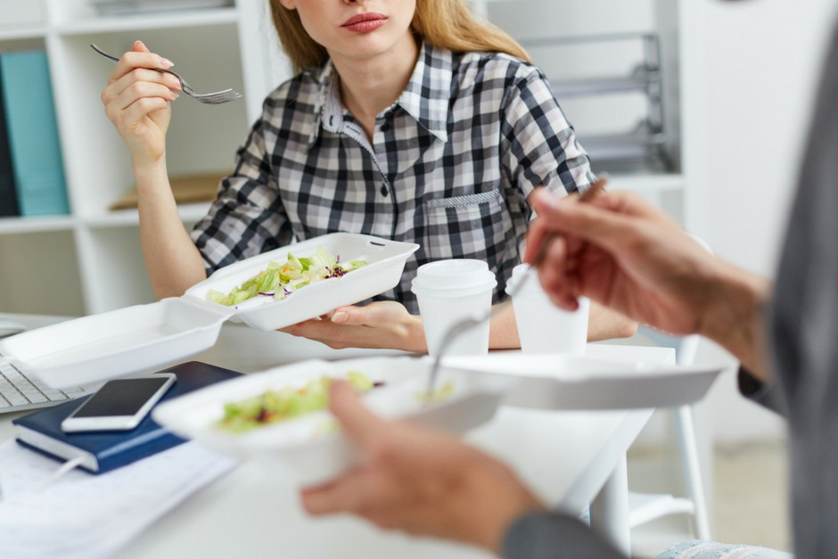 Construye un ambiente laboral que fomente una alimentación sana con estas buenas prácticas