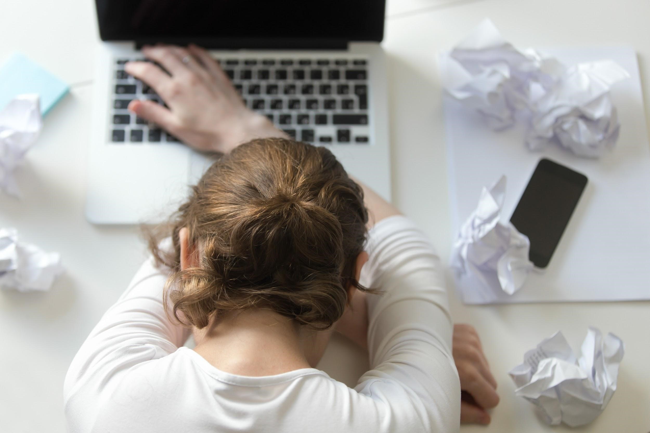 “Qué es el síndrome de BurnOut y cómo evitarlo”